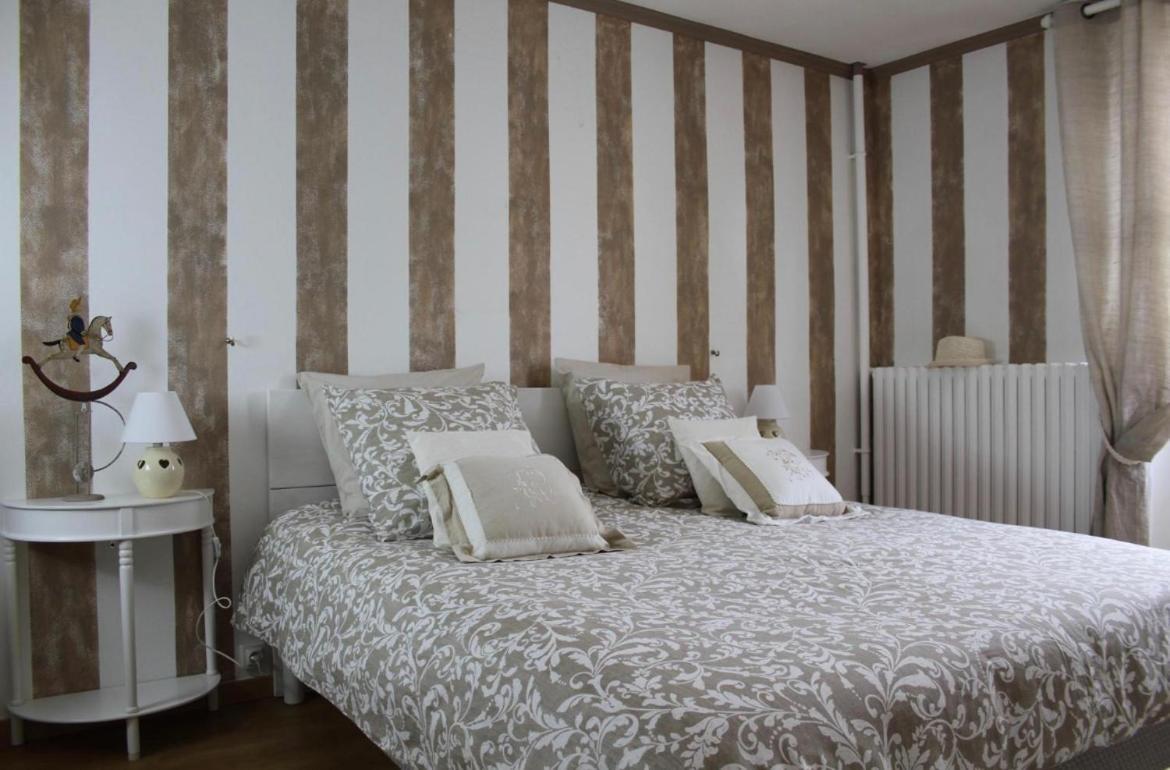 Chambres A La Maison Hermitage Aincourt Exterior photo