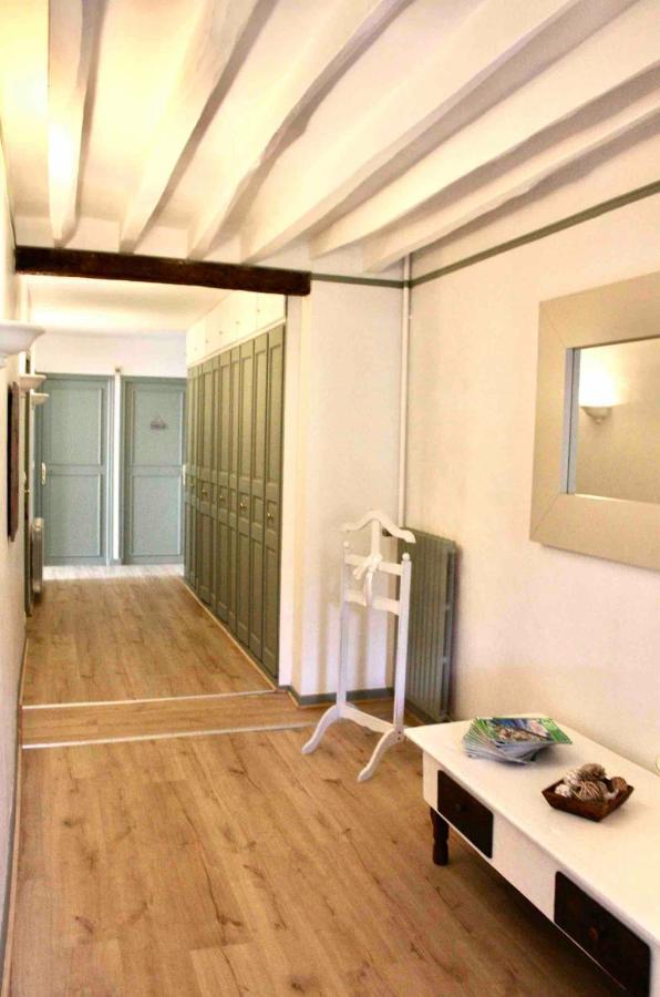 Chambres A La Maison Hermitage Aincourt Exterior photo
