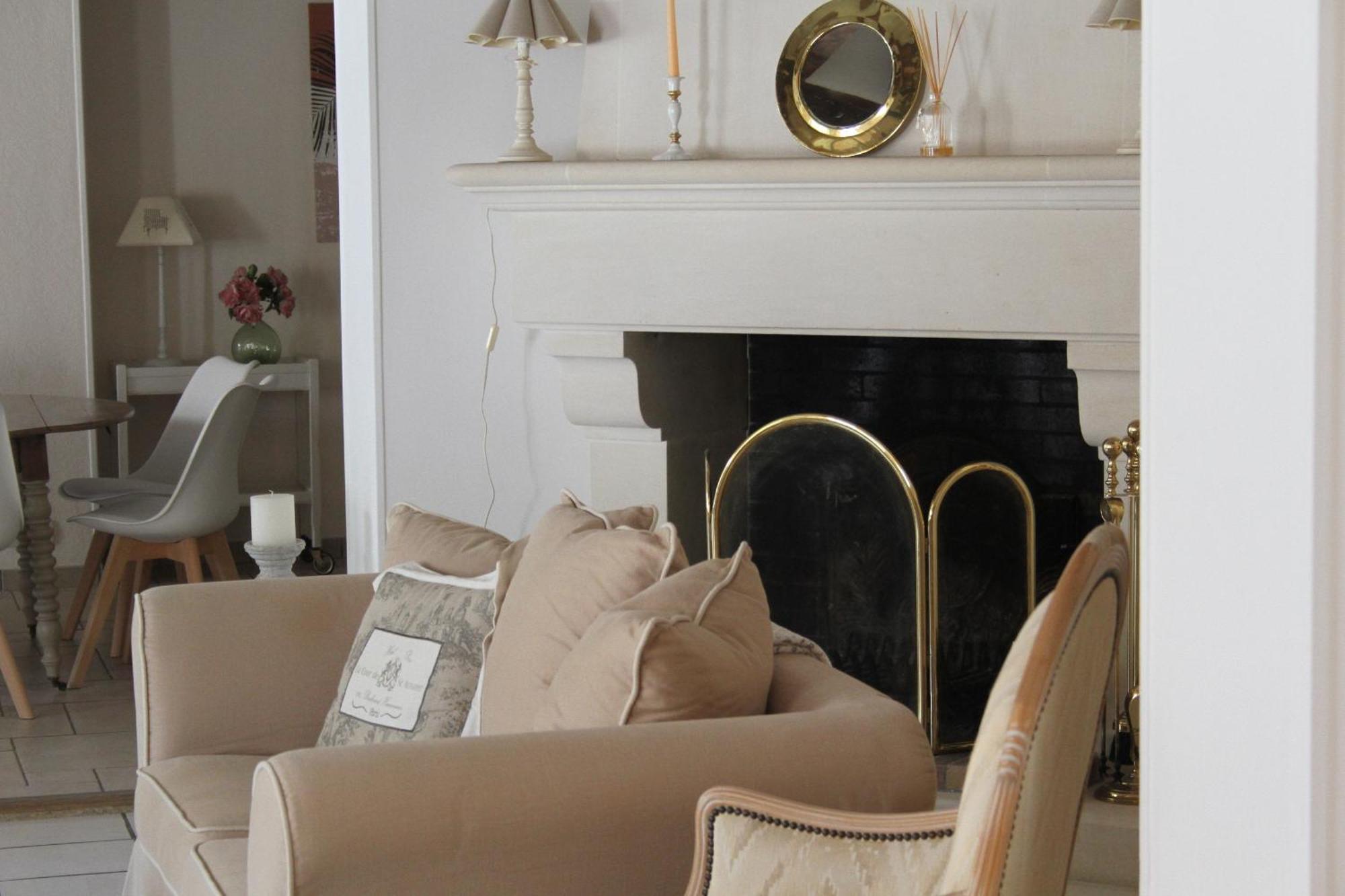 Chambres A La Maison Hermitage Aincourt Exterior photo