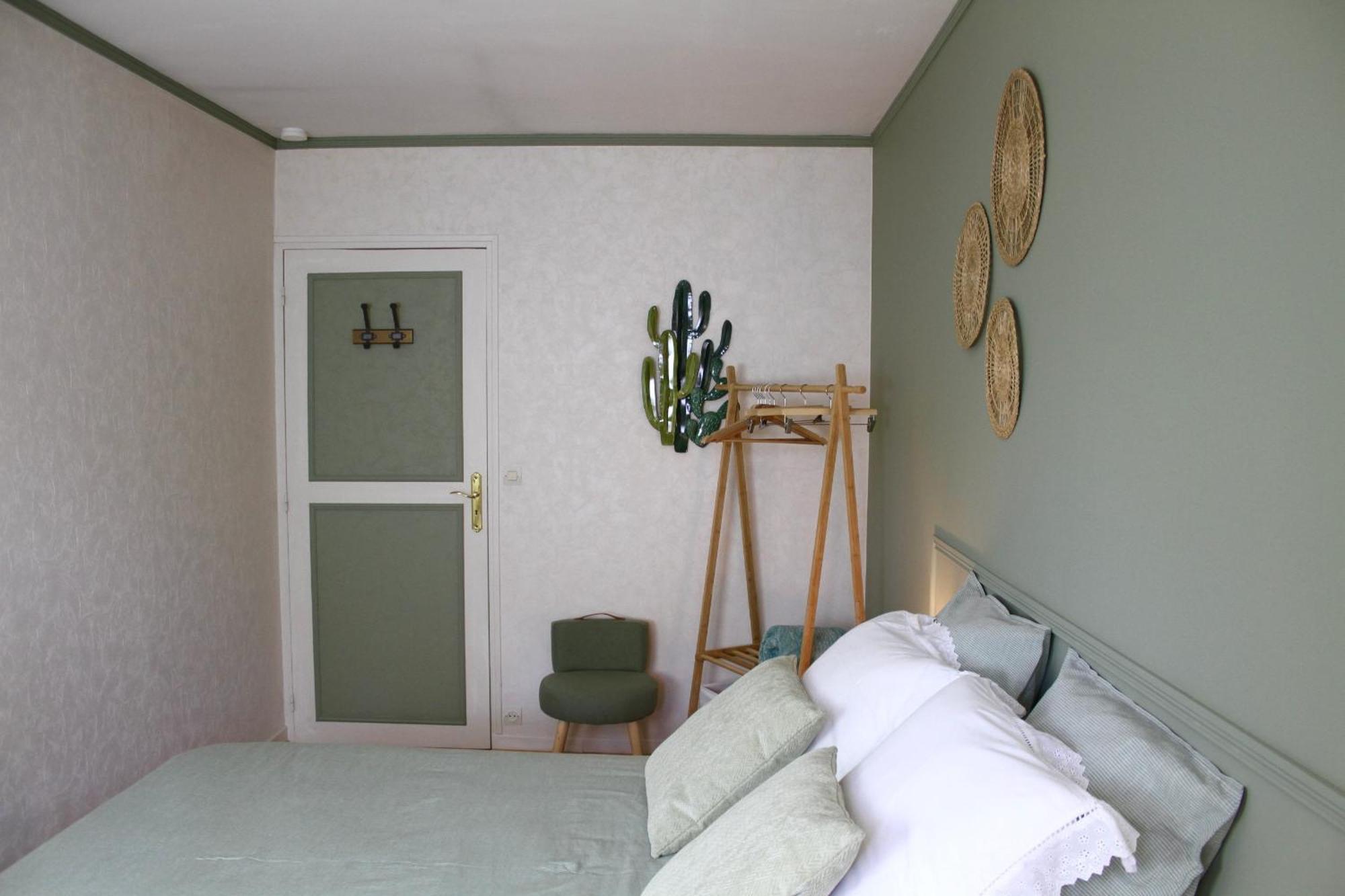 Chambres A La Maison Hermitage Aincourt Exterior photo